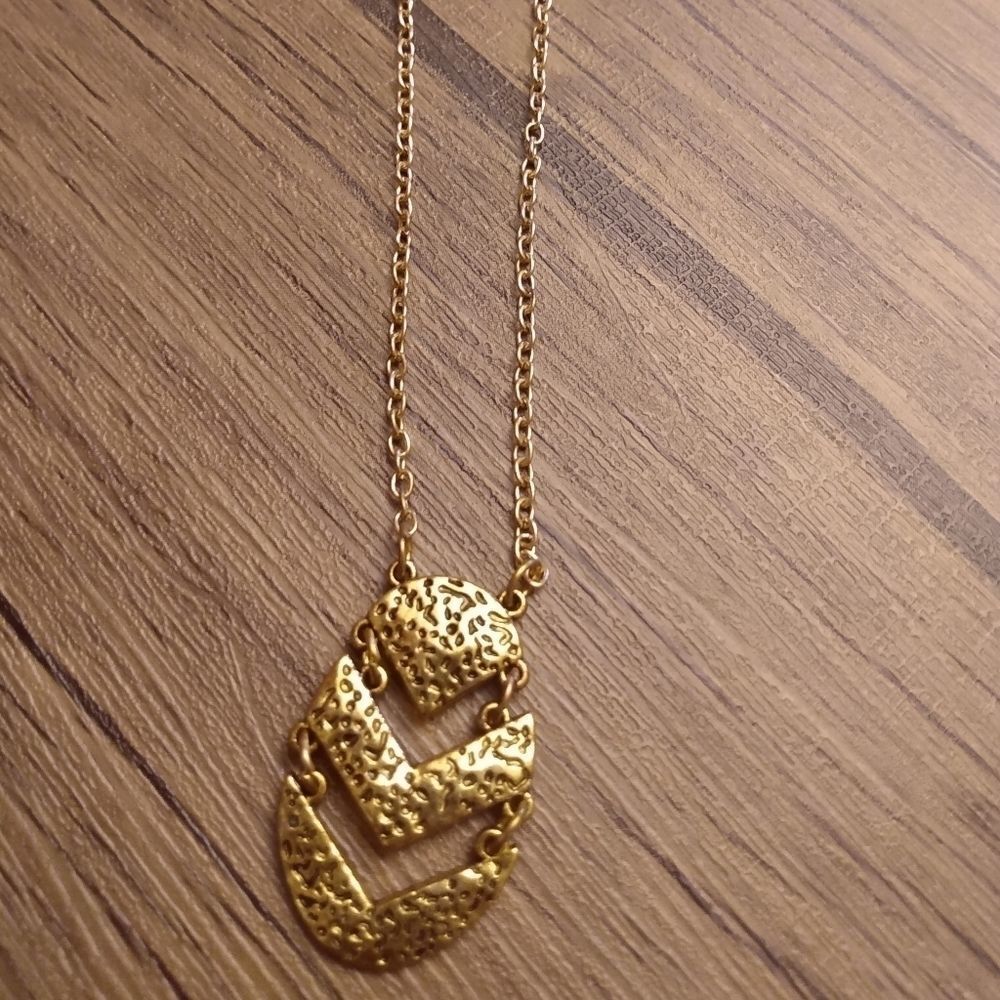 Gold plated arrow necklace with chain