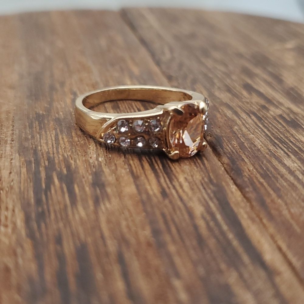 14k gold champagne topaz ring size 6 R565