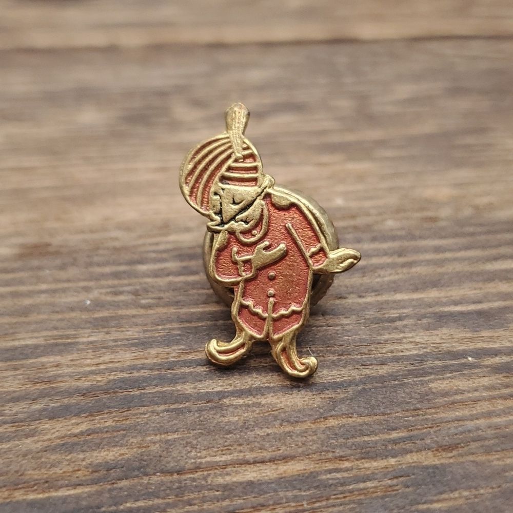 14k gold genie screw back pin heirloom quality vintage Indian jewlery B621