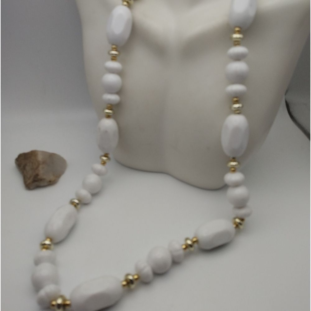 Vintage white beaded estate necklace