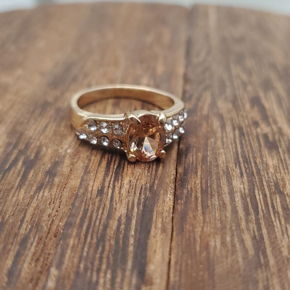 14k gold champagne topaz ring size 6 R565