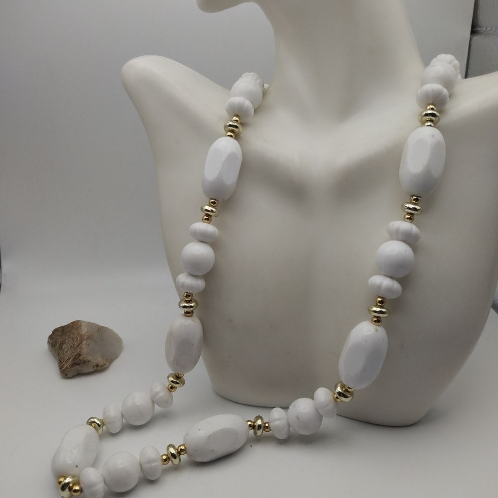 Vintage white beaded estate necklace