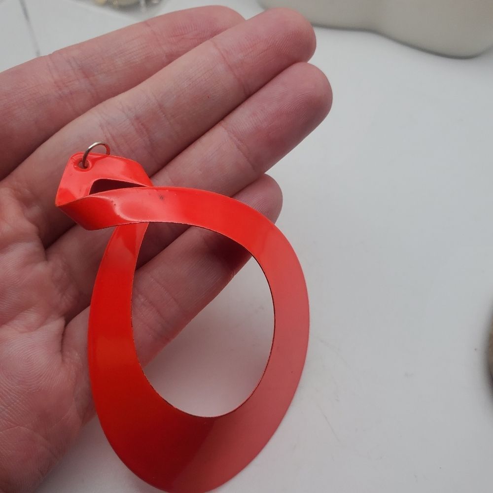 Retro red twist necklace pendant