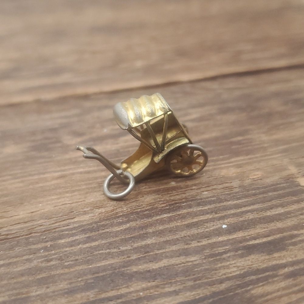 14k gold old buggy charm rickshaw vintage