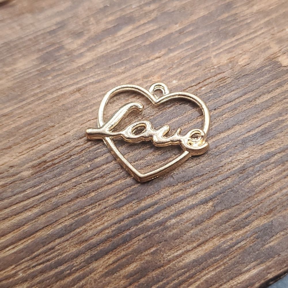 14k P107 cursive love heart pendant