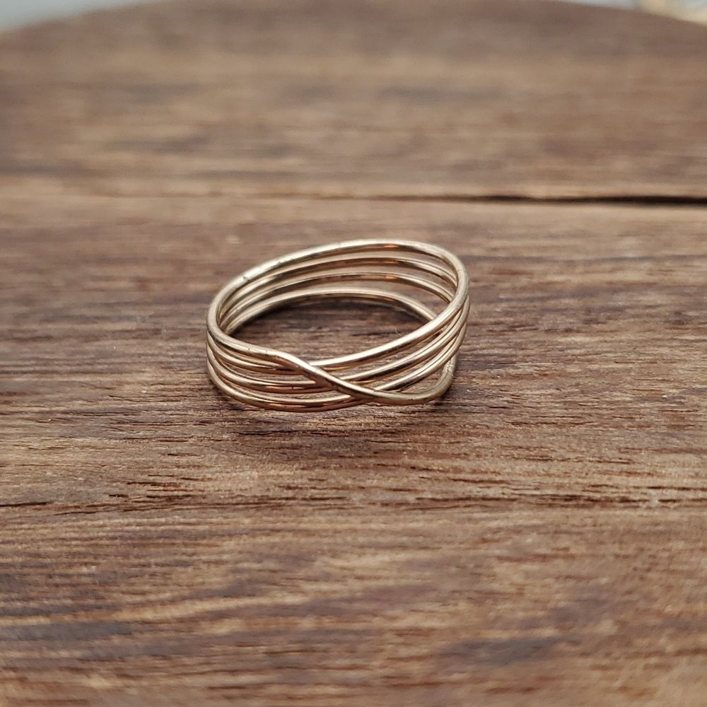 14k gold wire lace ring size 6.5 R242
