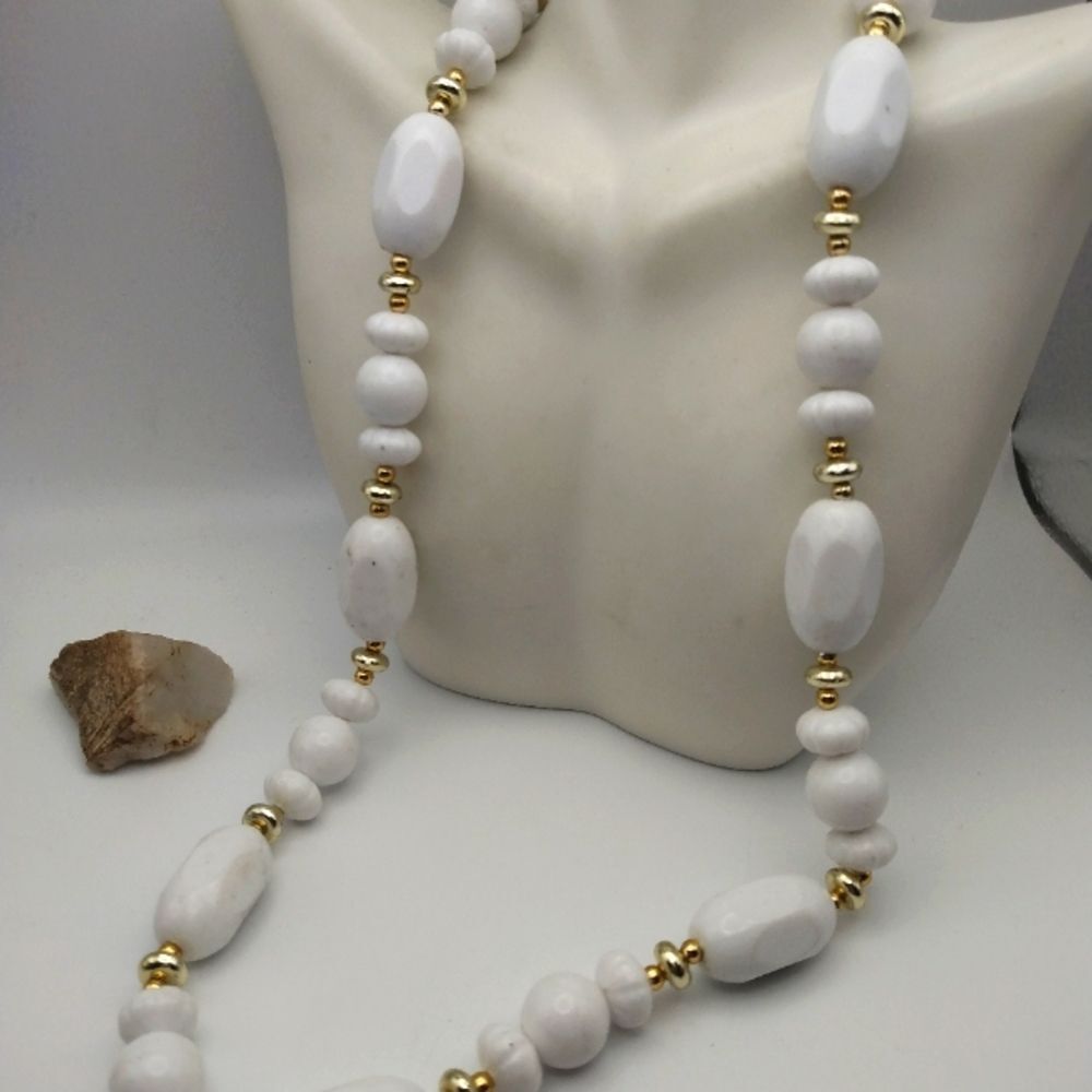 Vintage white beaded estate necklace