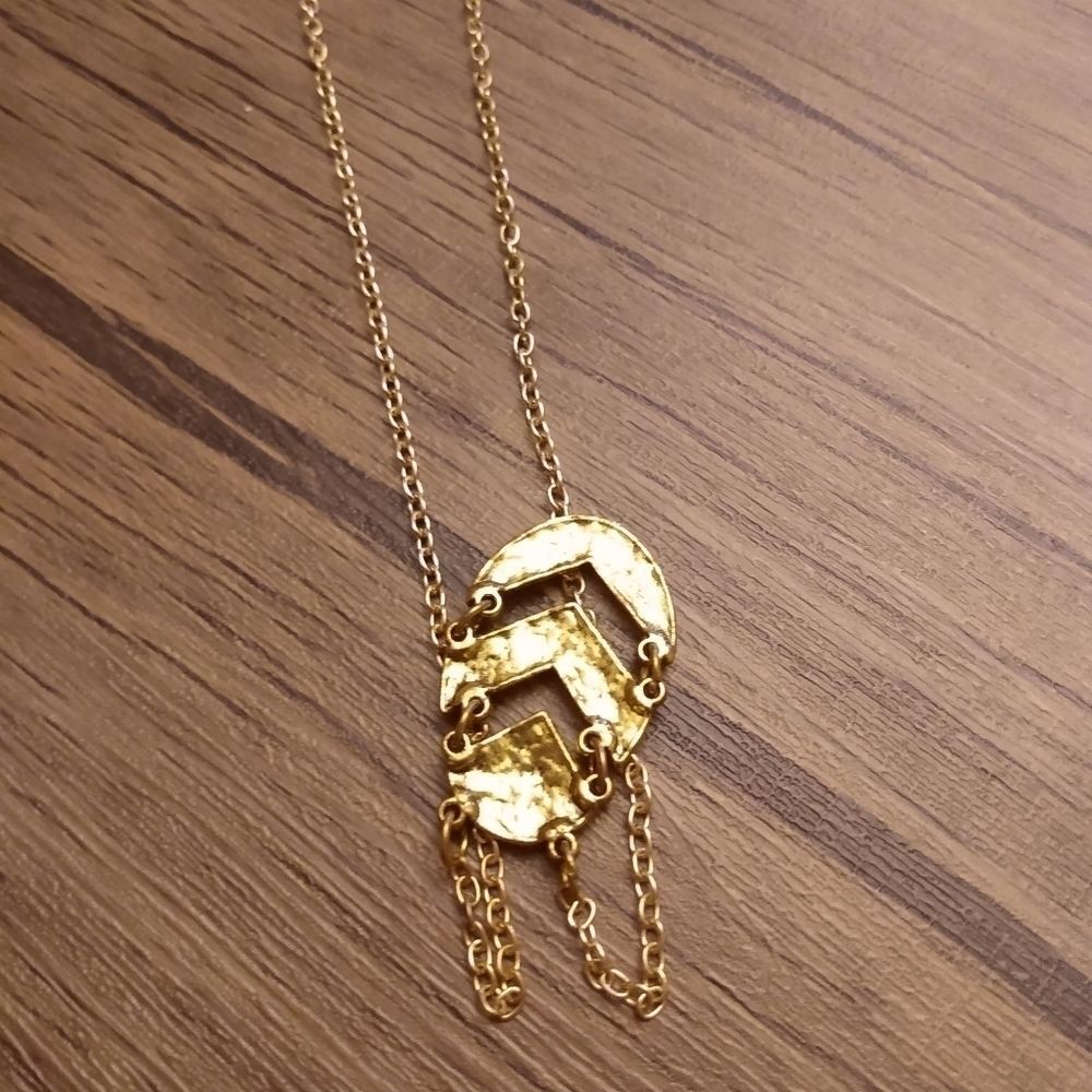 Gold plated arrow necklace with chain