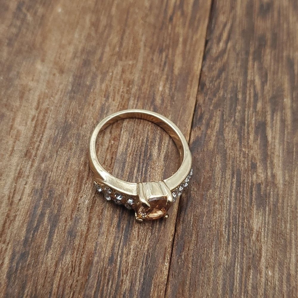 14k gold champagne topaz ring size 6 R565
