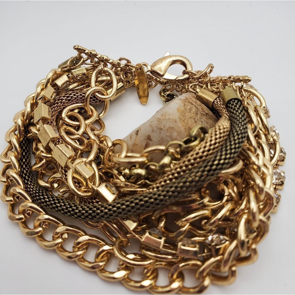 💥graceful valor gold‎ tone chained bracelet