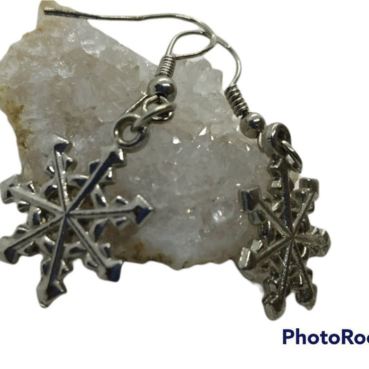‎Christmas snowflake earrings