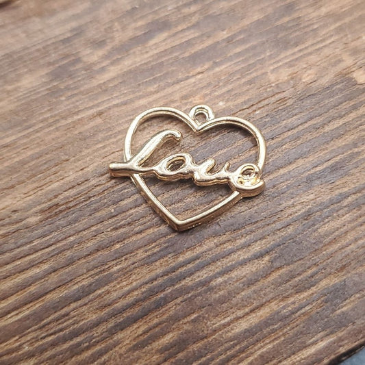 14k P107 cursive love heart pendant