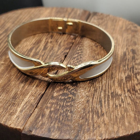 14k hinge white eggshell bracelet B2838