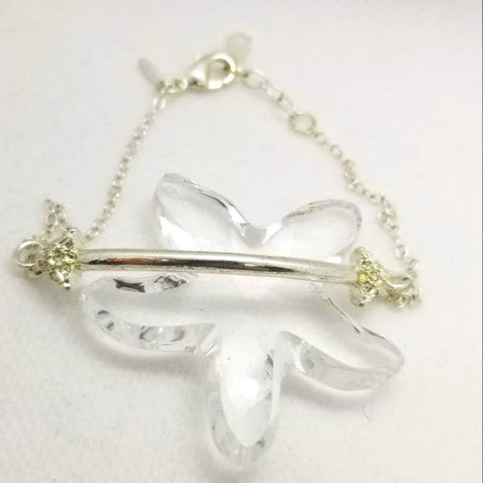 Silver tone double arrow bracelet‎